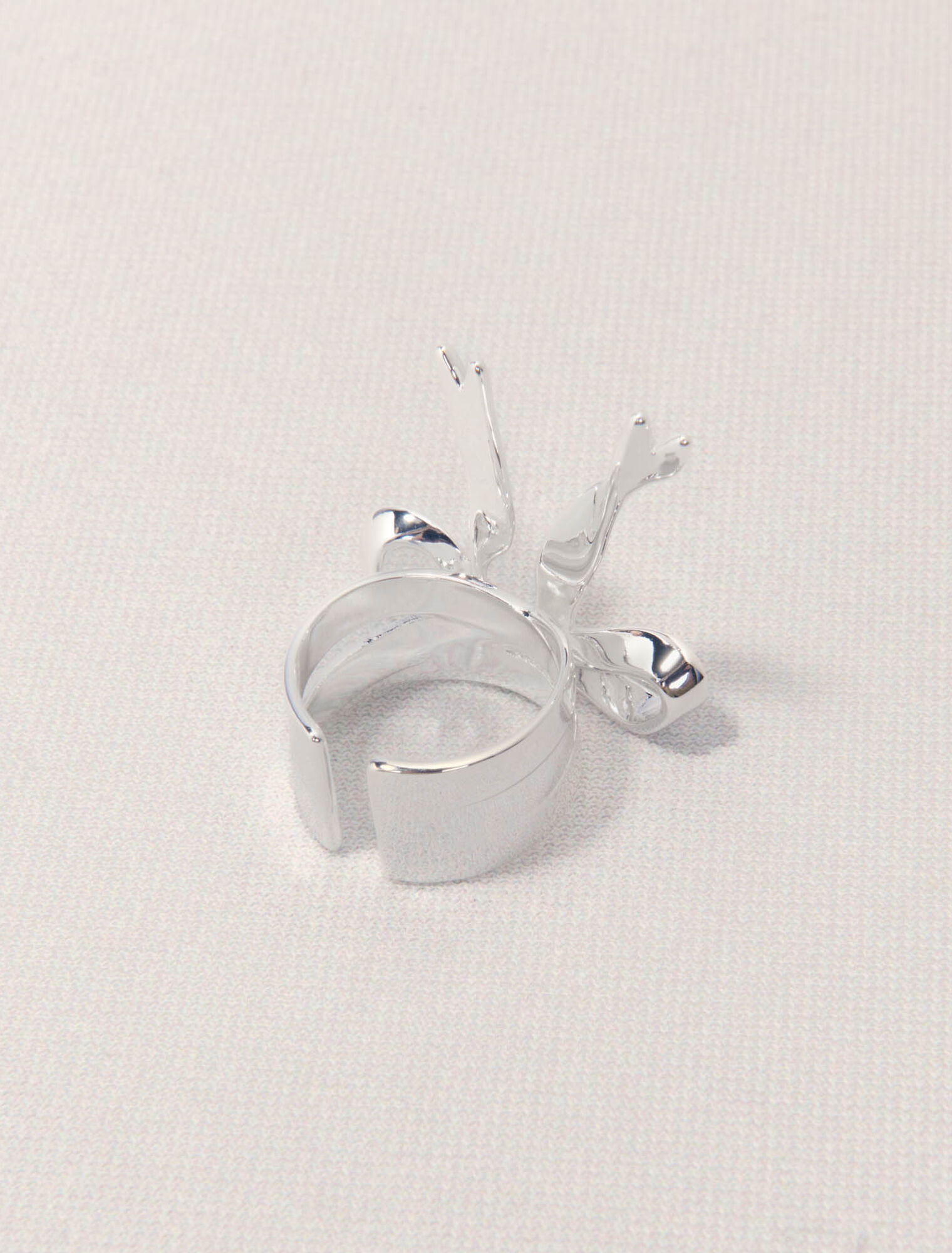 Anillo abierto nudo plateado